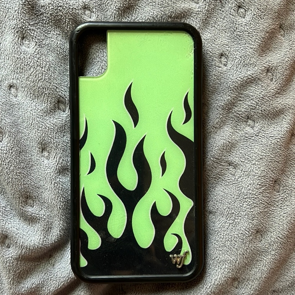 iphone XR green and black flamed case